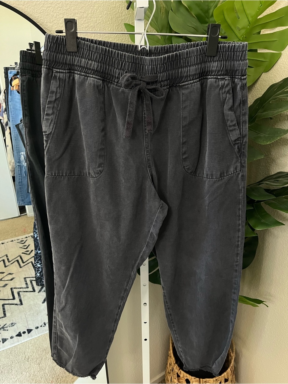 🖤 ZARA Washed Black Cropped Jogger Pants L | Edgy Relaxed Utility Lounge Pants